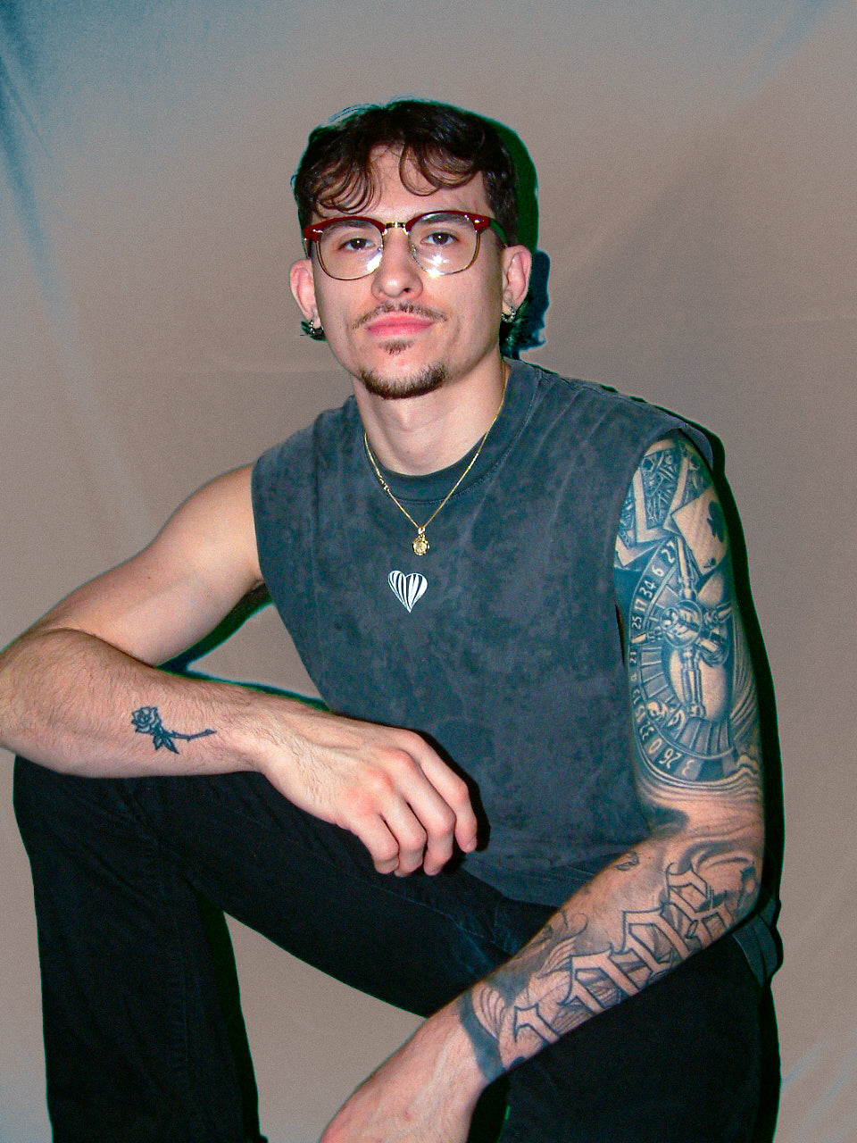Basic logo Bleached Heavyweight Cut-Off - HeartnsoulJJ 